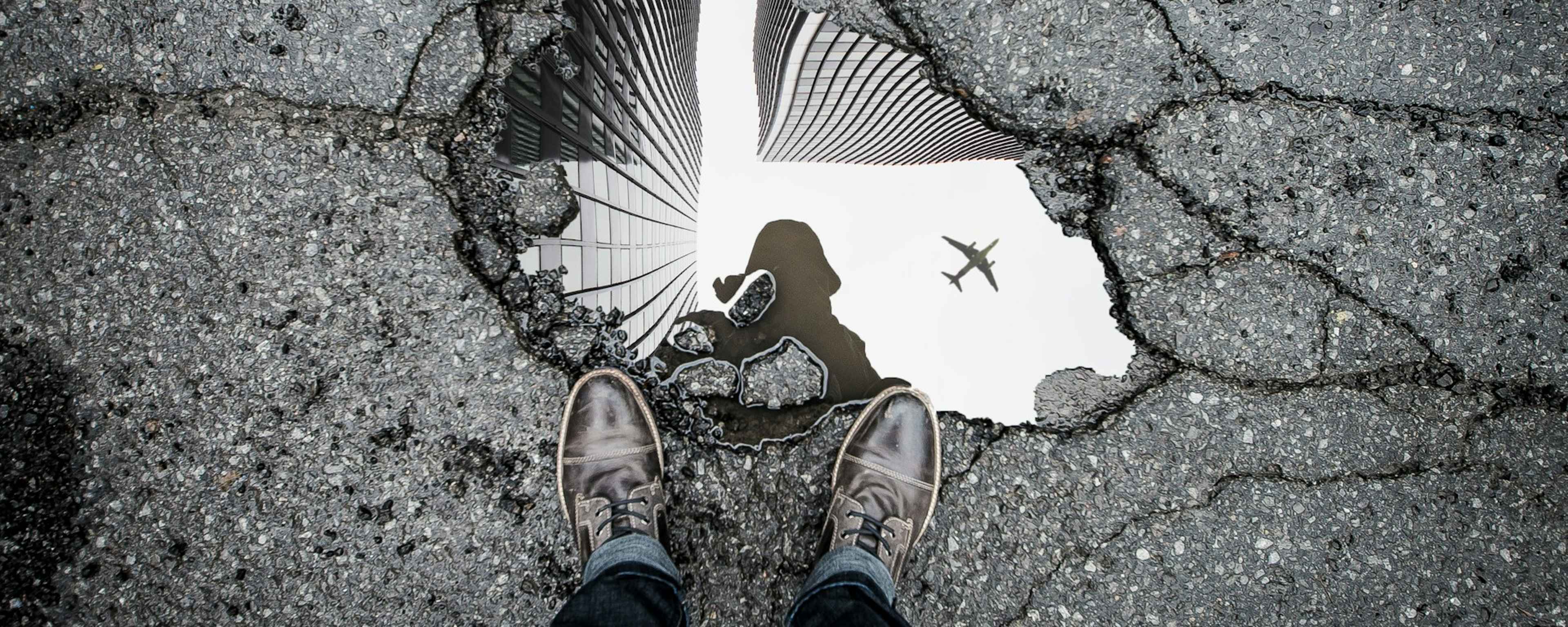 Spiegelbild in einer Pfütze